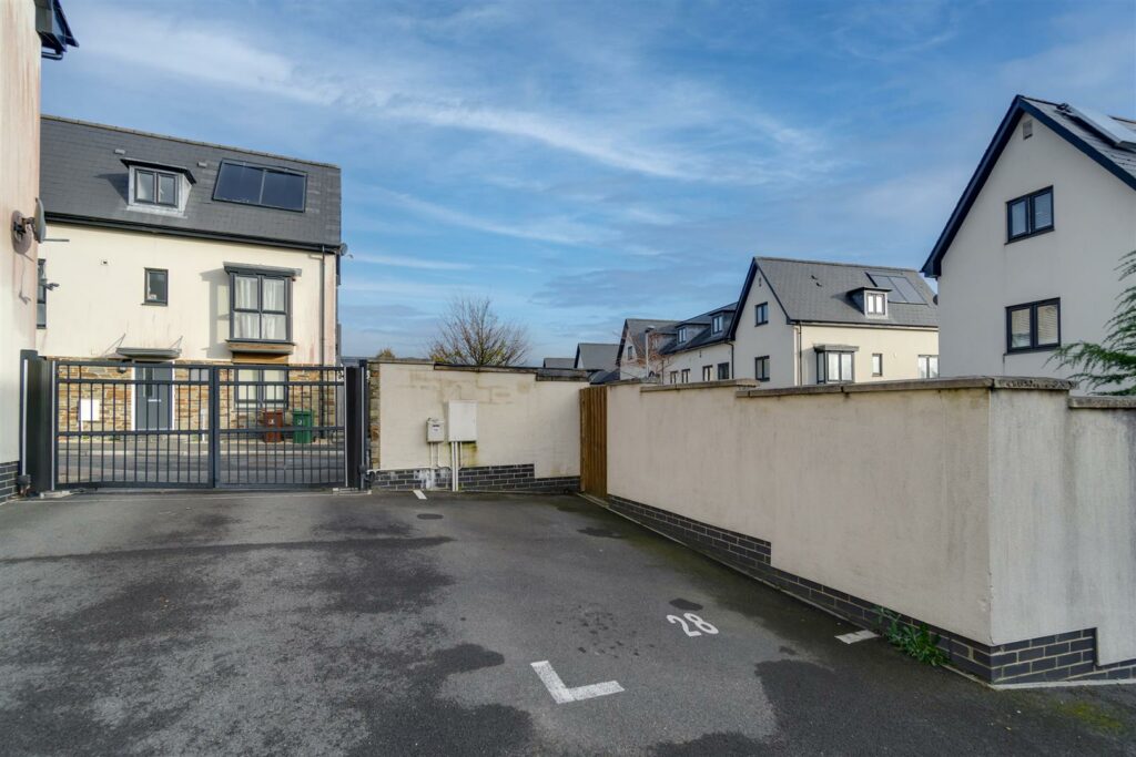 Airborne Drive, Derriford, Plymouth DC Lane