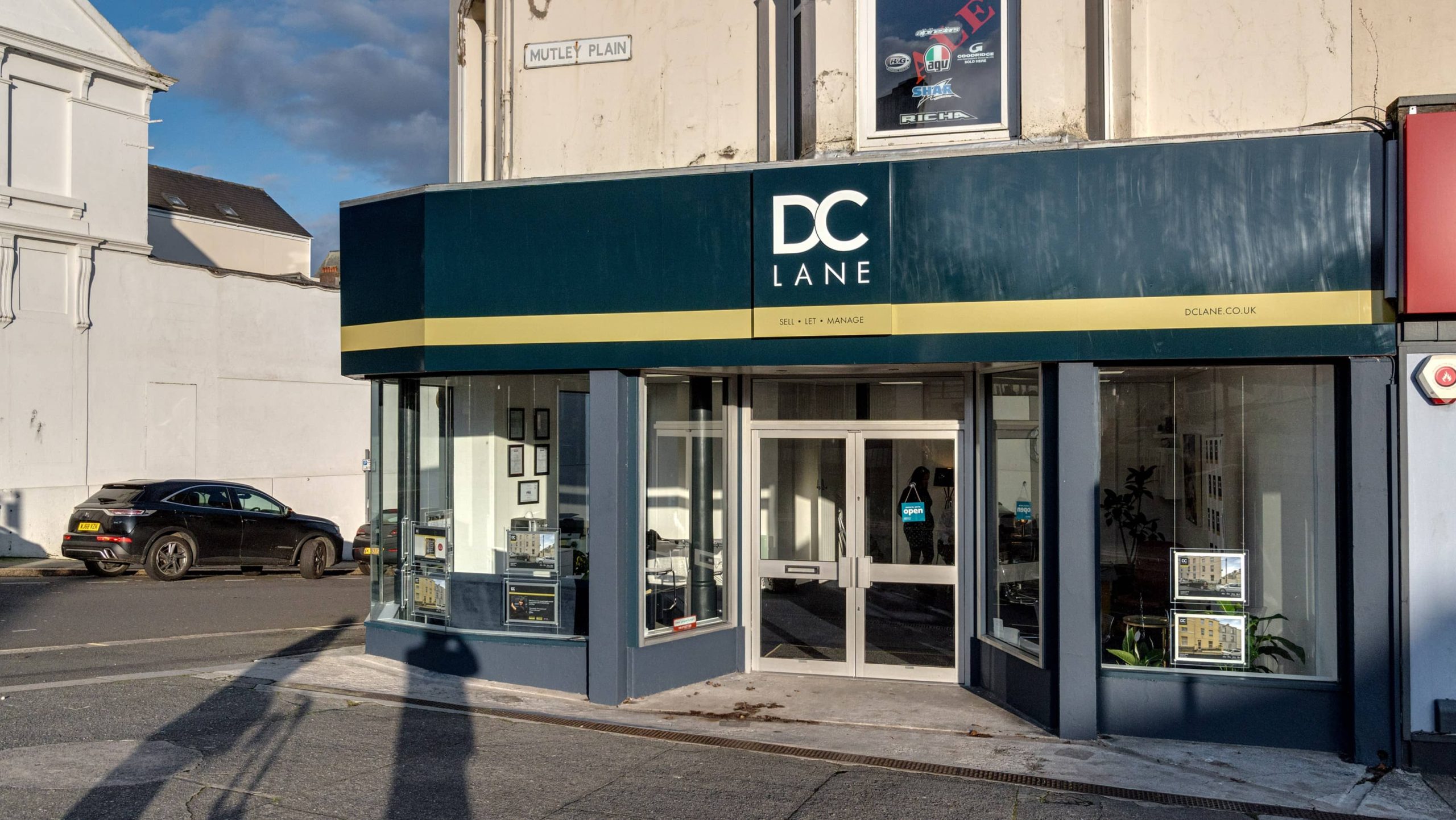 YOUR ESTATE AGENTS IN PLYMOUTH DC Lane