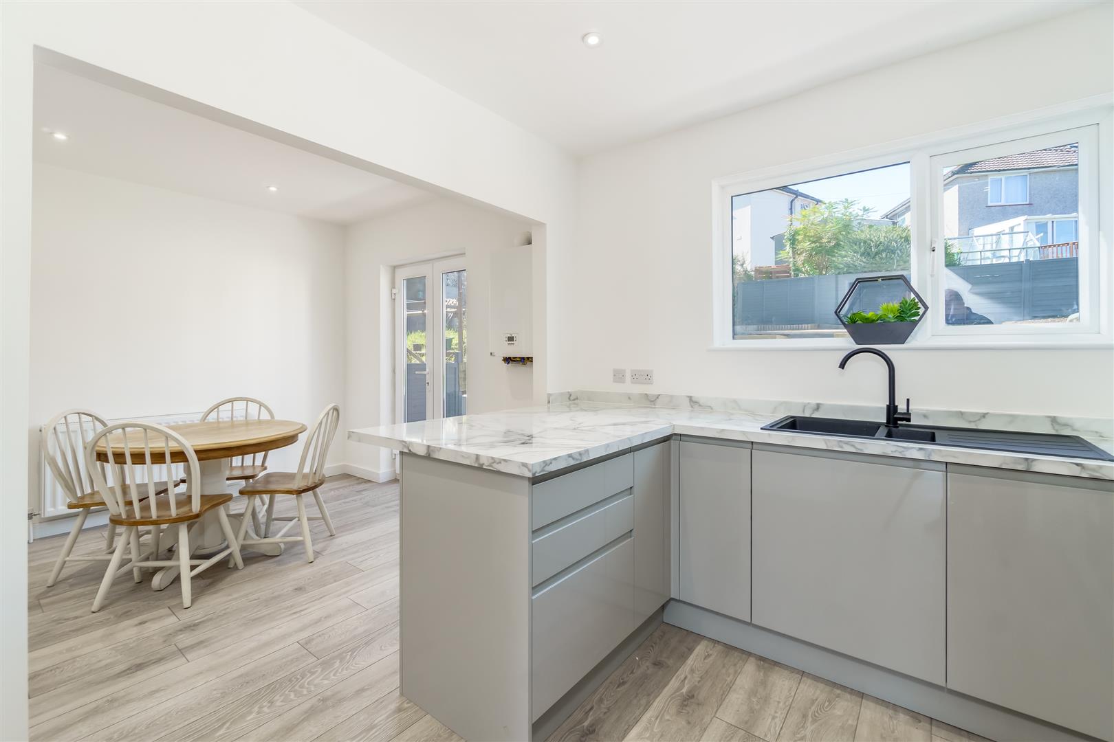 Severn Place, Plymouth DC Lane